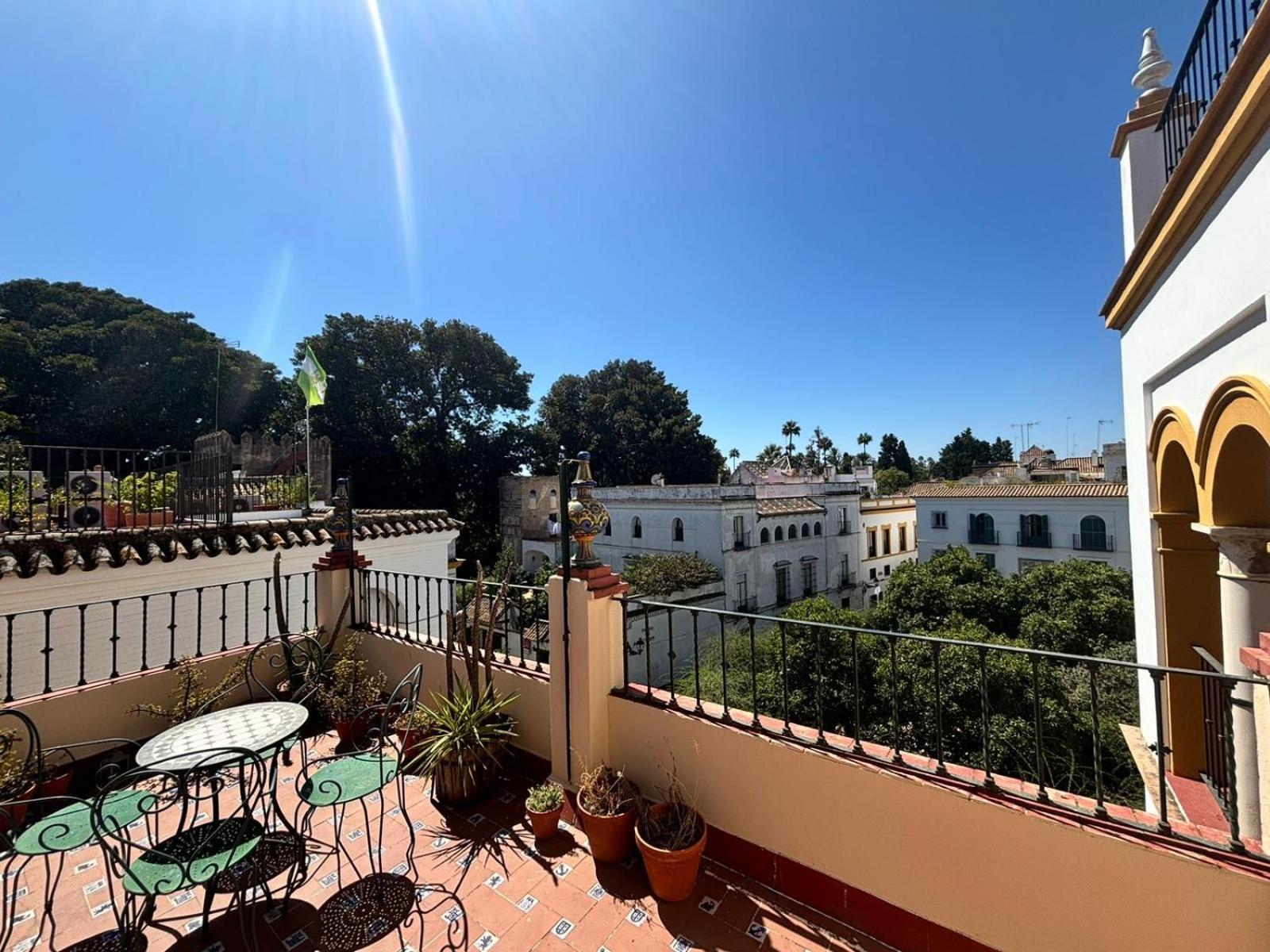 Апартаменты Plaza De Santa Cruz Севилья Экстерьер фото